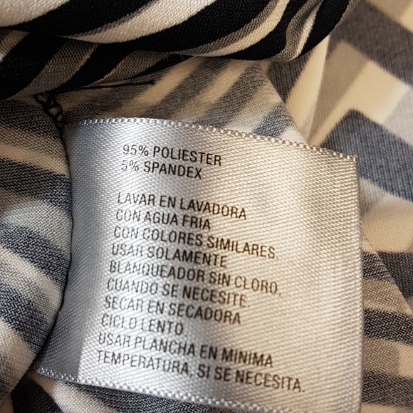 Black, grey and white, vintage blouse. - Picture 6 of 6